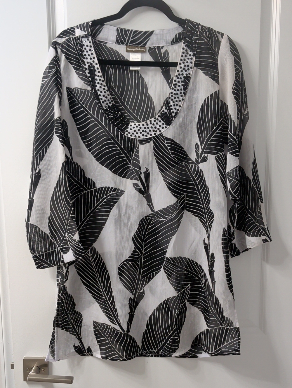 Tommy Bahama Black & White Leaf-Print Scoop-Neck Bathing Suit cover Up.